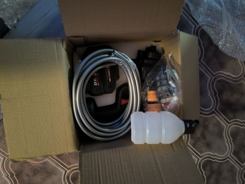 Продавам акумулаторна водоструйка