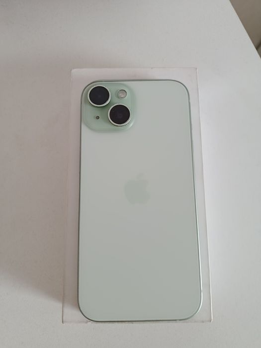 Apple iPhone 15 green