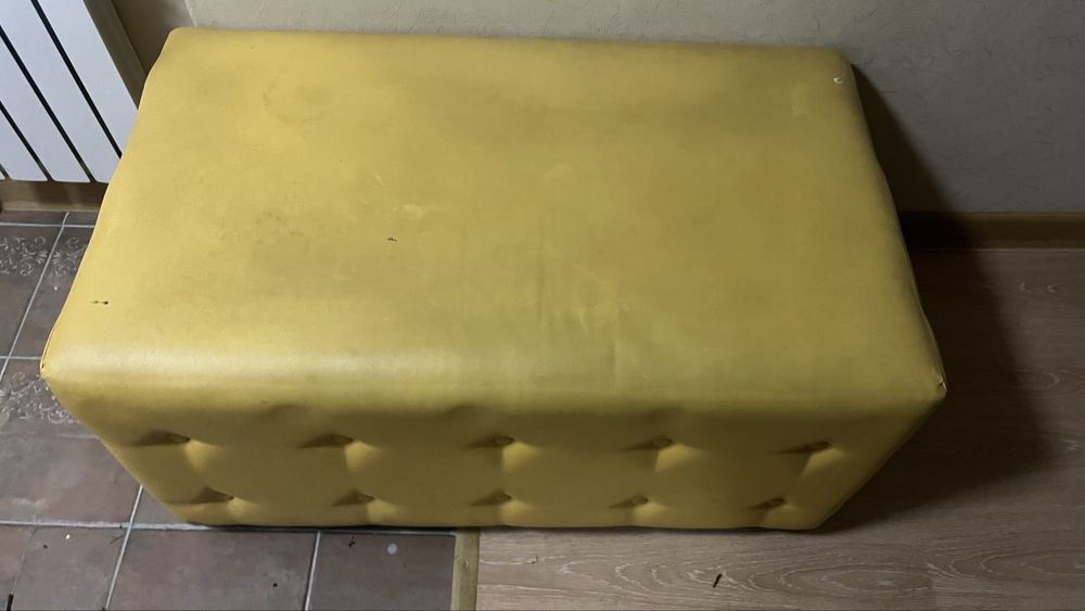 Продам пуфик (легкий)