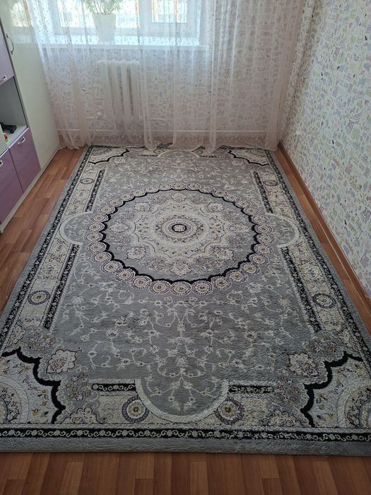 Продам Ковёр (Палас) в отличном состоянии.