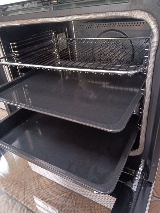 Свободно стояща печка с керамичен плот Gram с 2 години гаранция!