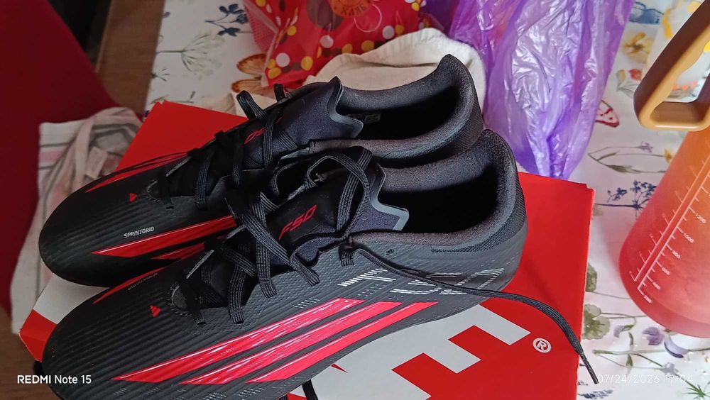футболни бутонки. Adidas F50, Puma Ultra