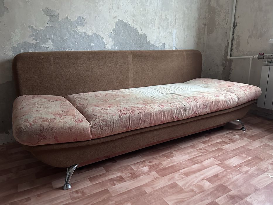 Продам диван 5000