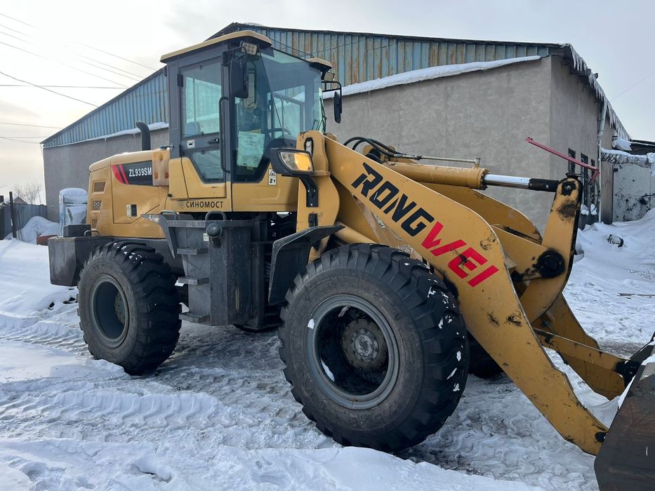 Продам фронтальный погрузчик