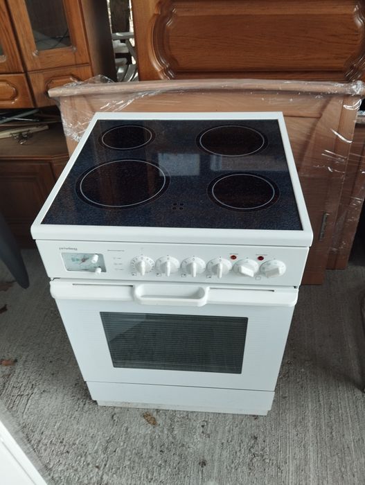 Mese fixe și extensibile,scaune import Germania