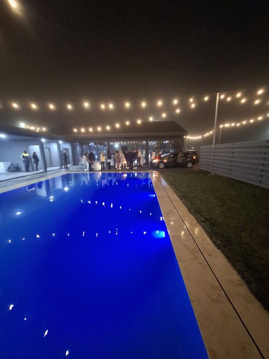 Locatie petreceri piscina aniversari copii trambulina tobogan gonflabi