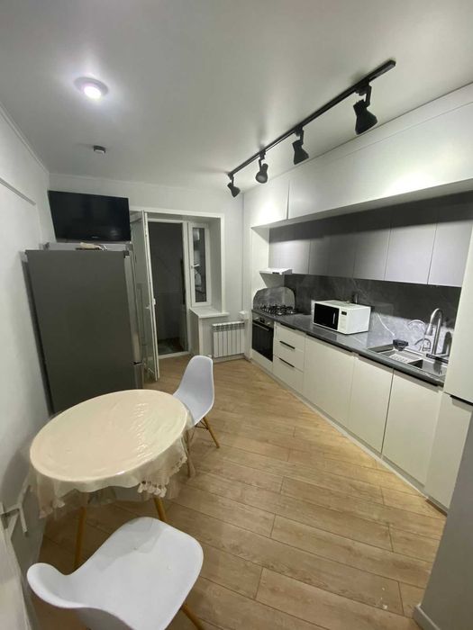 Продается 1 ком  2-база  площадь 50