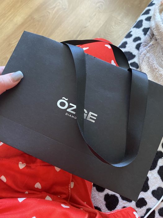 Продам серьги серебро с брилиантом