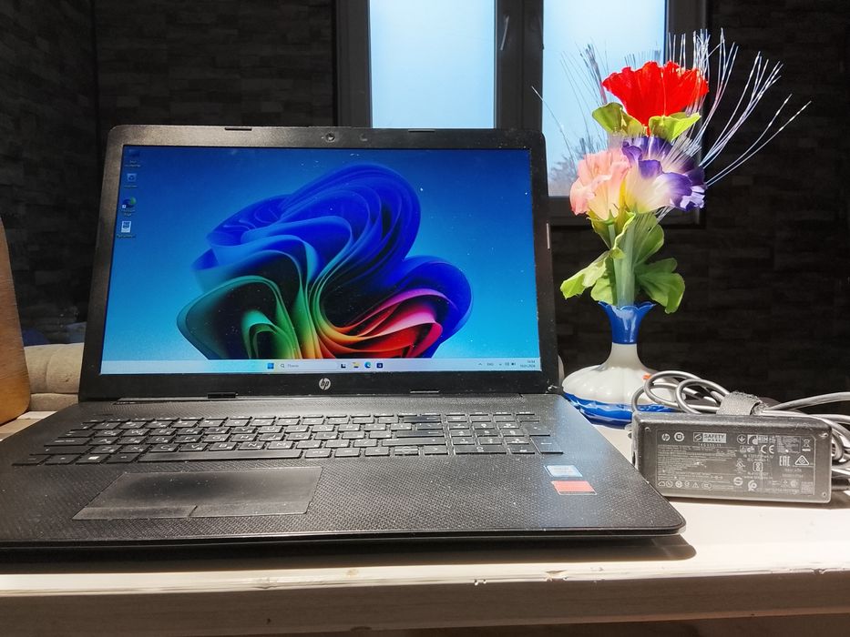 Ноутбук HP 17" | Intel Core i5 | 16 ГБ ОЗУ | SSD 256 ГБ | Radeon 530