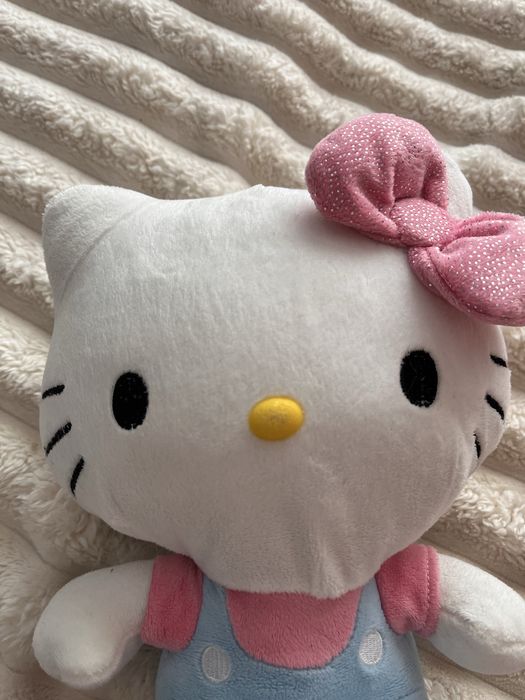 Plus hello kitty