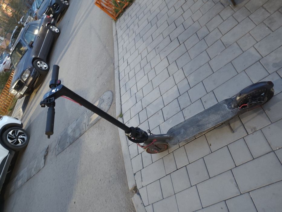 Елктро самокат Xiaomi