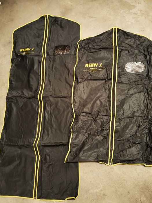 2 броя предпазни калъфи за дрехи