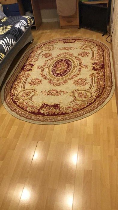 Продам ковер (2 шт)