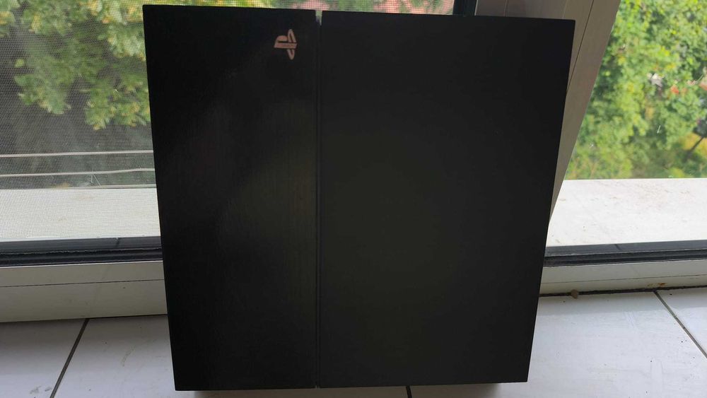 PlayStation 4 PS4 500GB CUH-1116A + controller custom