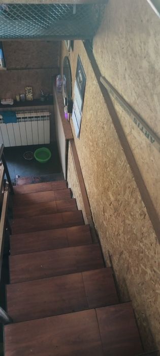 Къща в кв Байкушева махала малка кокетна на два етажа с вътрешни стълб