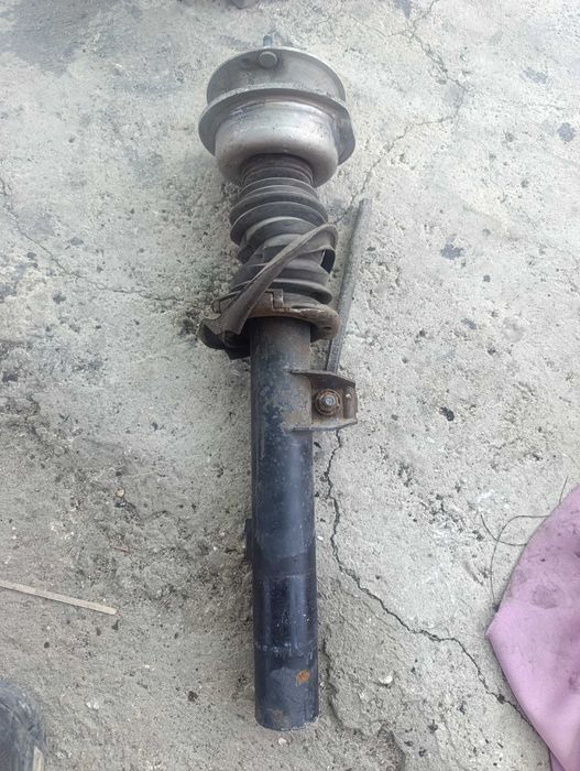 Преден ляв амортисьор за БМВ Е81, Е87, Е90 / BMW E87 E90 - 6768919