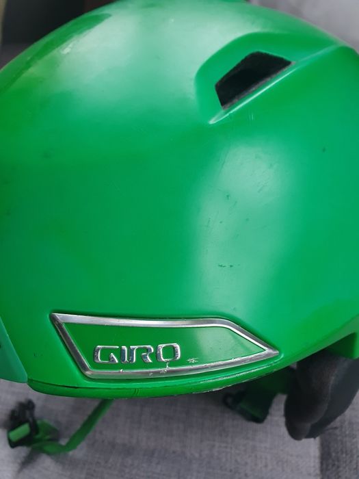 Ски каска Giro зелена