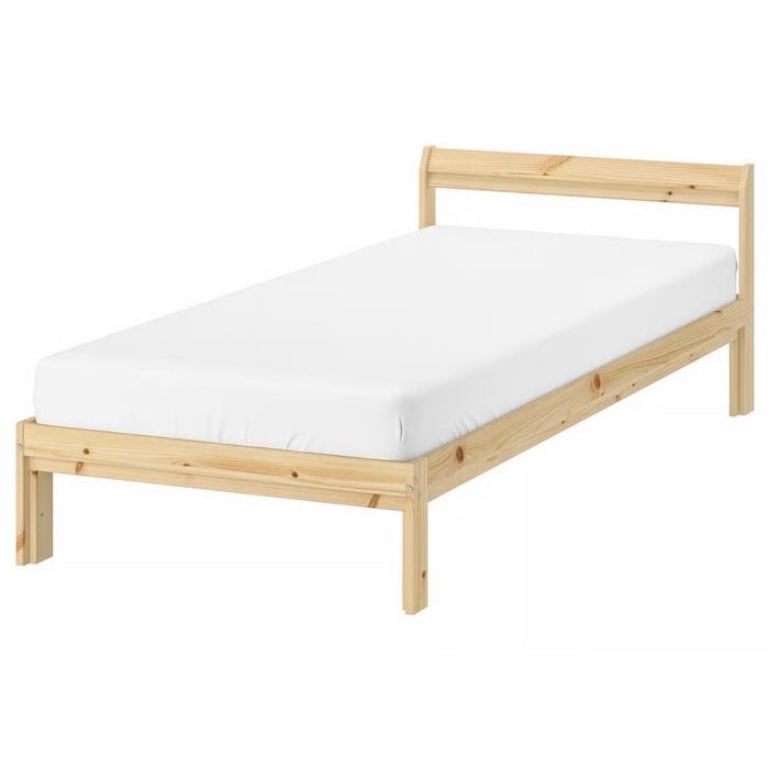 Pat lemn Ikea Neiden cu somiera si saltea in condiție excelentă