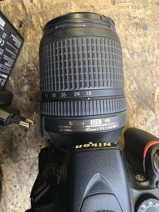 Nikon D5600 + 18–140mm VR + 50mm f/1.8 – комплект в отлично състояние