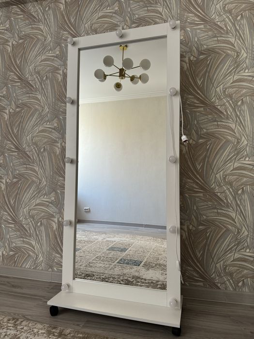 Зеркало с подсветкой