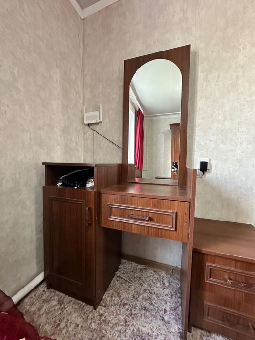 Продам спальный гарнитур