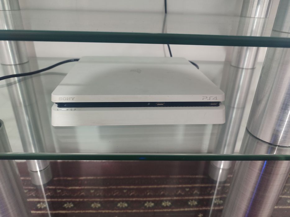 PlayStation 4 slim