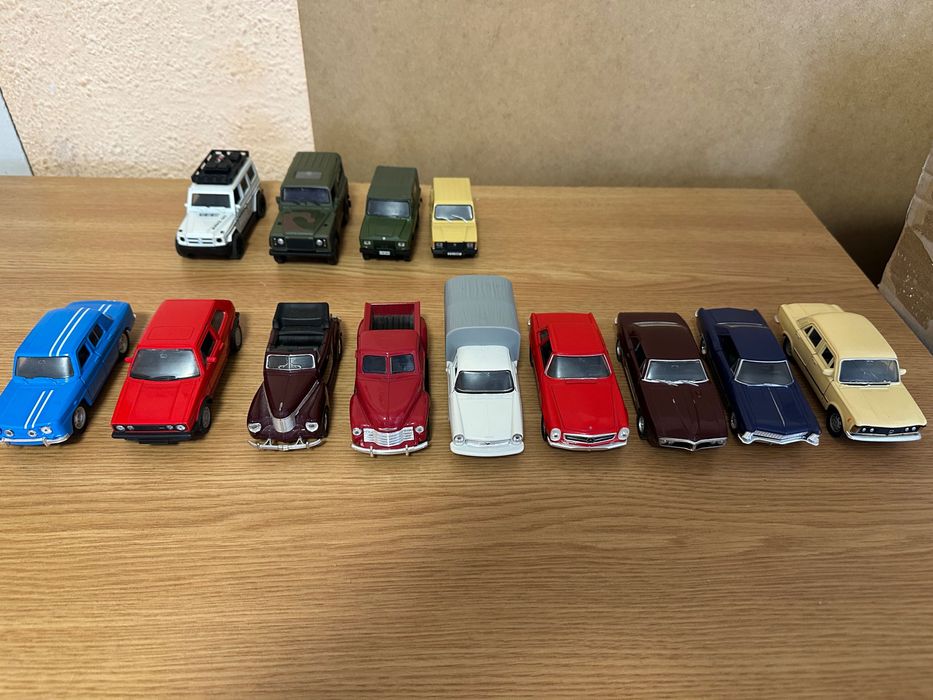 Vând vând machete vechi