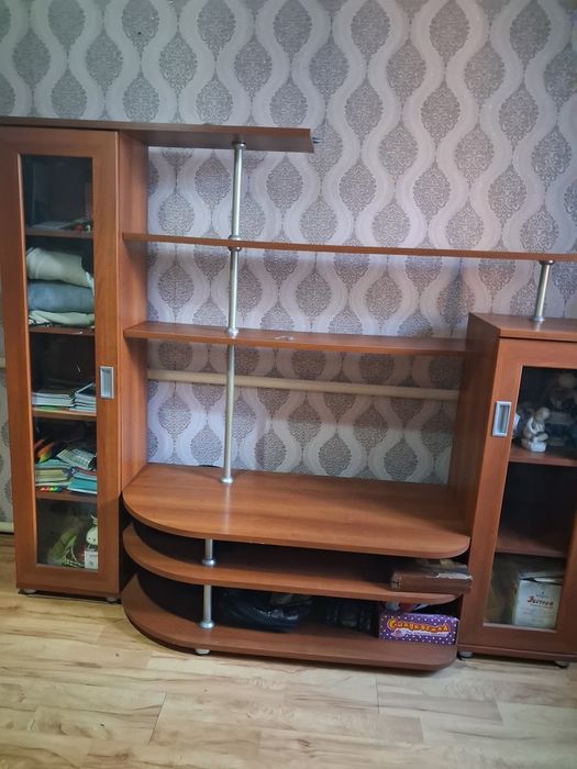 Продам горку для гостинной