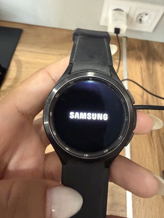 Часы Samsung Galaxy Watch 4 Classic