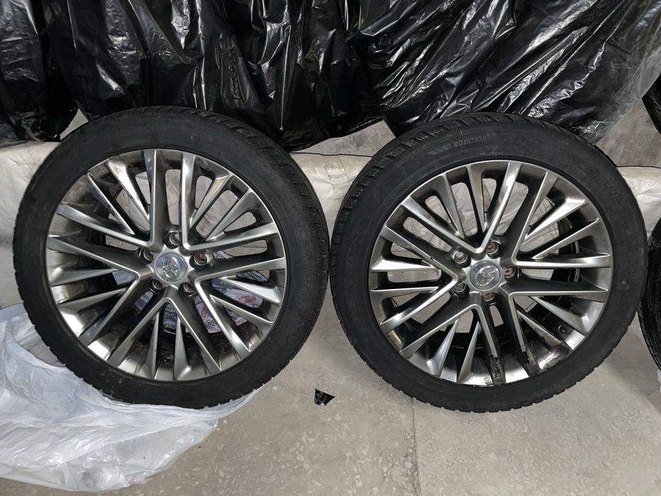 Диски с зимней резиной. Стиль Lexus ES.2 шт. Стояли на Camry 55