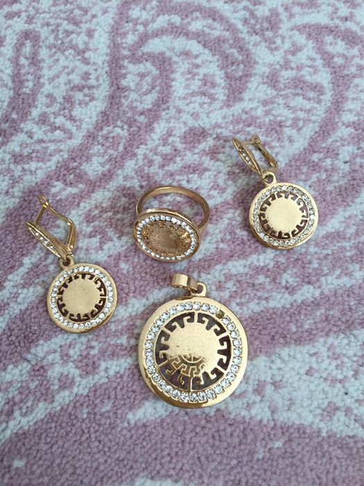 Продам новые наборы под золото Дубай.