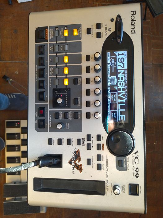 Гитарный синтезатор (процессор) Roland VG-99