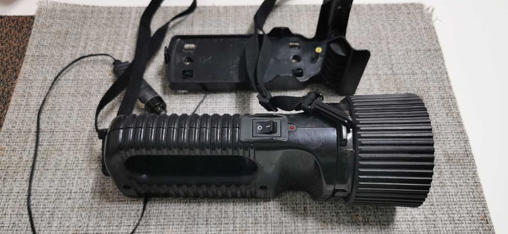 Lanterna 12v cu acumulator 4.8V 2000mAh reincarcabil la prize auto 12V