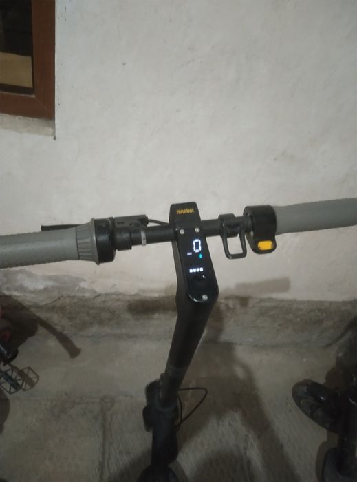 Елктро самакат ninebot