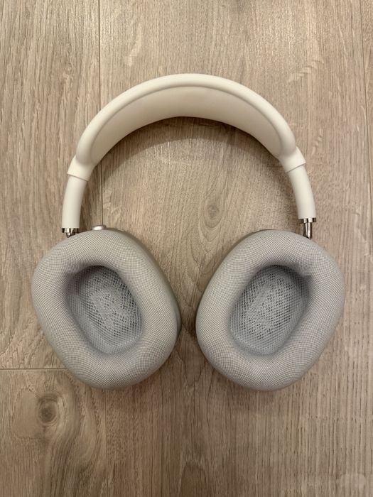 Airpods Max Lightning