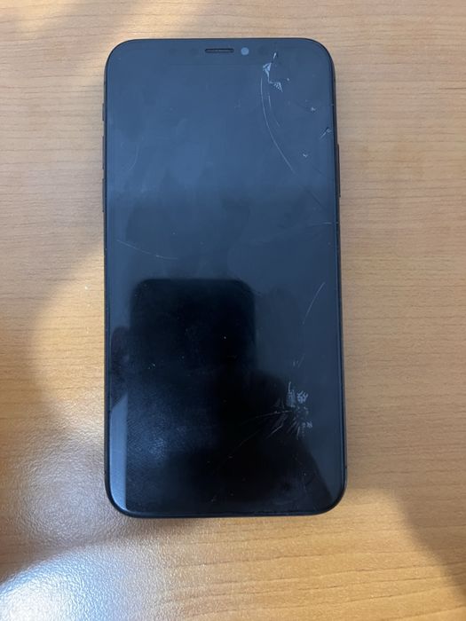 Iphone X cu ecran spart