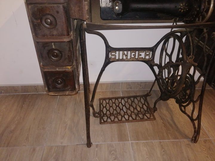 Masina cusut singer funcțională foarte veche