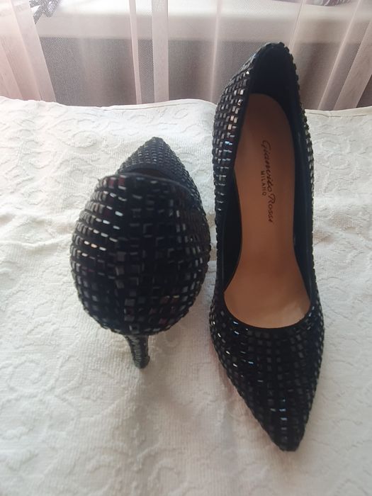 Продам женскую обувь