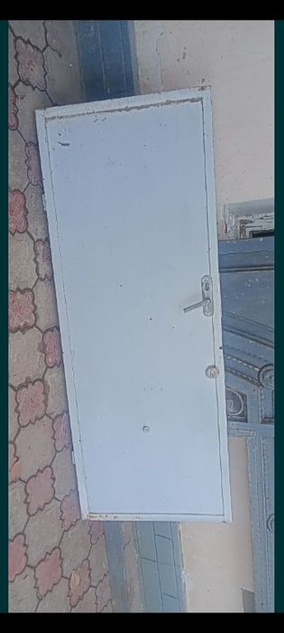 Дарвоза сотилади