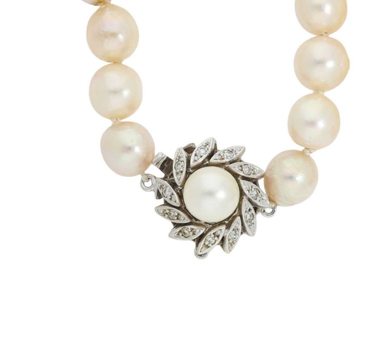 Colier din perle Akoya, cu închizătoare din aur alb, cu diamante