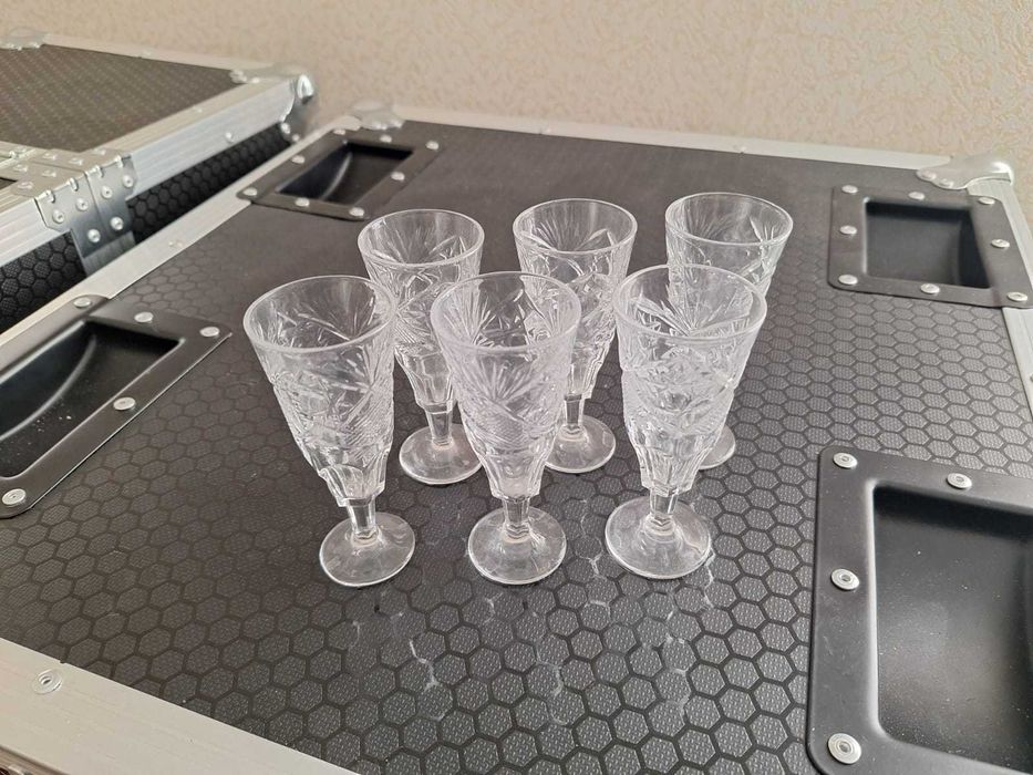 Хрусталь , посуда .