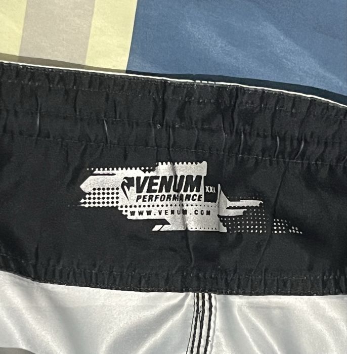 Къси гащи Venum.