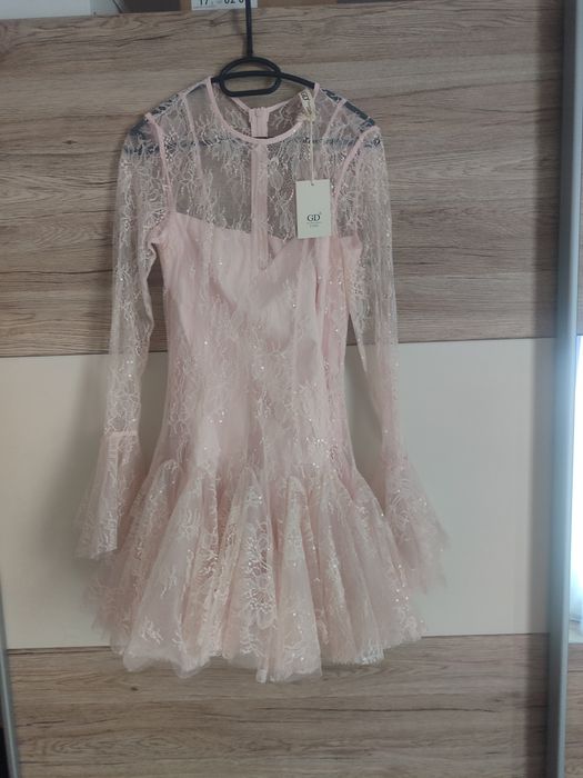 Дантелена рокля хит