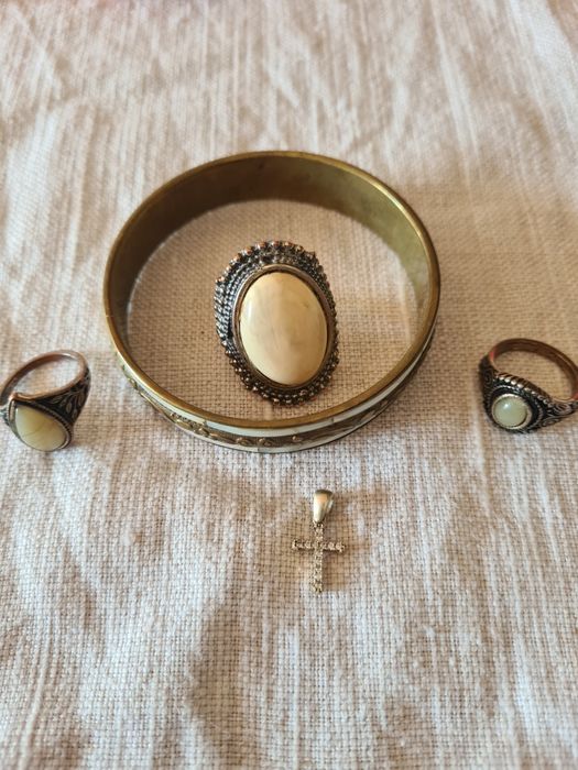 Стари гердани, пръстени гривна неползвани от мен. В отлично състояния