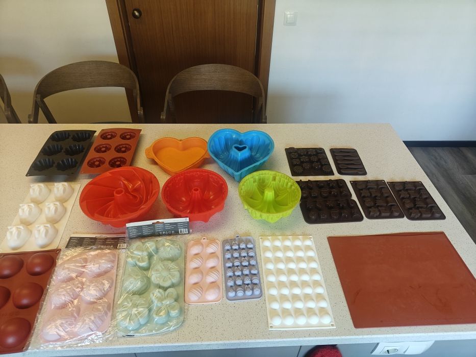 Силиконови форми за печене, бонбони или свещи