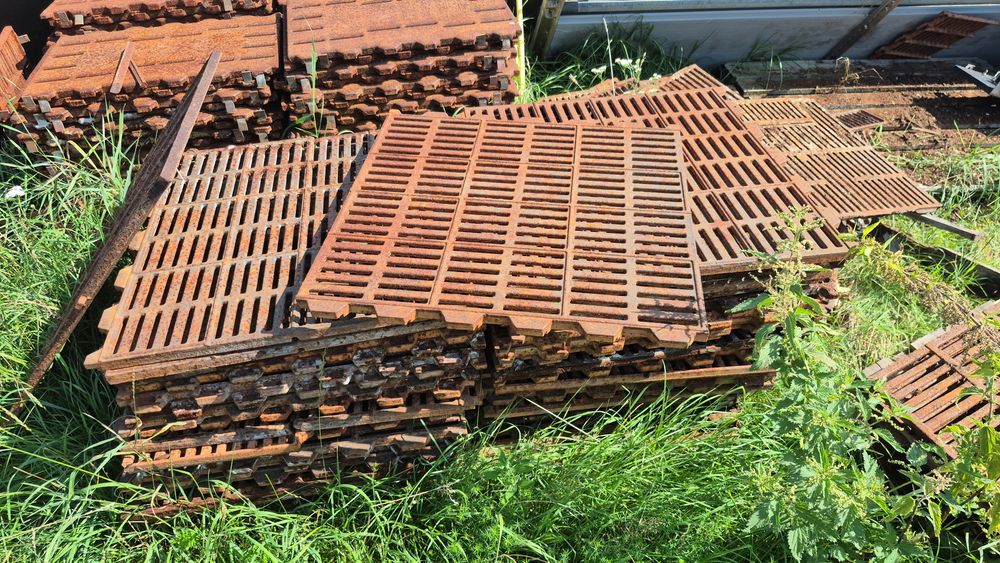 Podea Plastic, gratare pentru porci-purcei ,animale. Recent adusa din Germania.