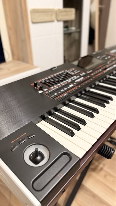 Korg pa4x international 76 keys