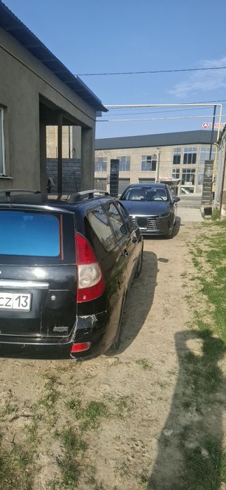 Продам машину Приора Универсал