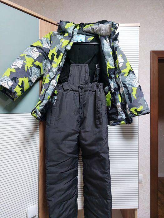 Продам лыжный костюм