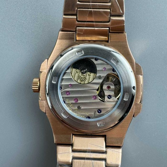 Patek Philippe Nautilus Brown 5712 cu mișcare automată